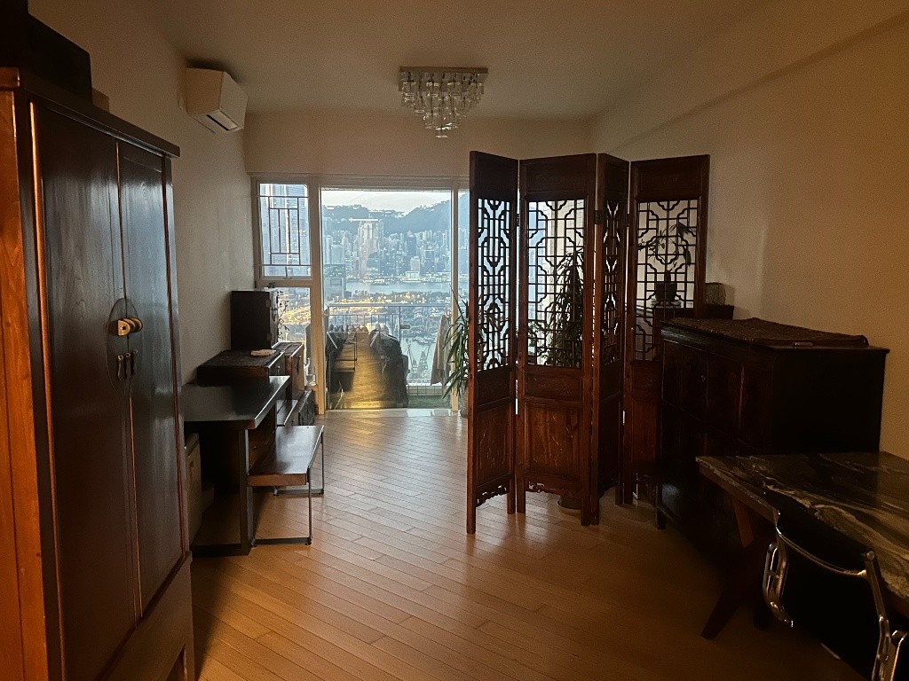 Flat Share - Sea View, Pool, Near Central, Luxury, Fully Furnished - Olympus - Bedroom - Homates Hong Kong