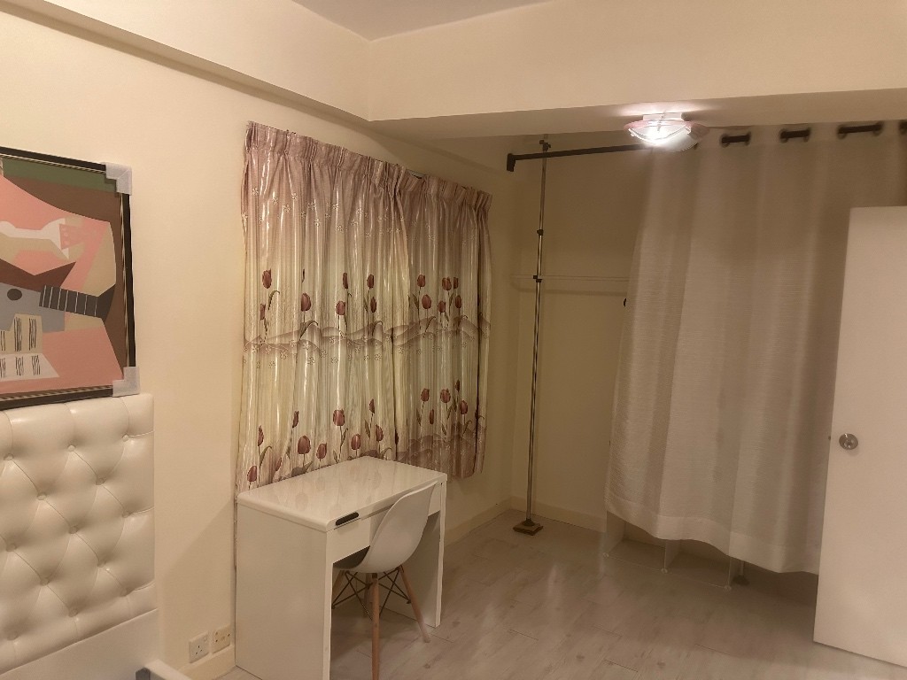 huge furnished room - Mid Level West - Bedroom - Homates Hong Kong