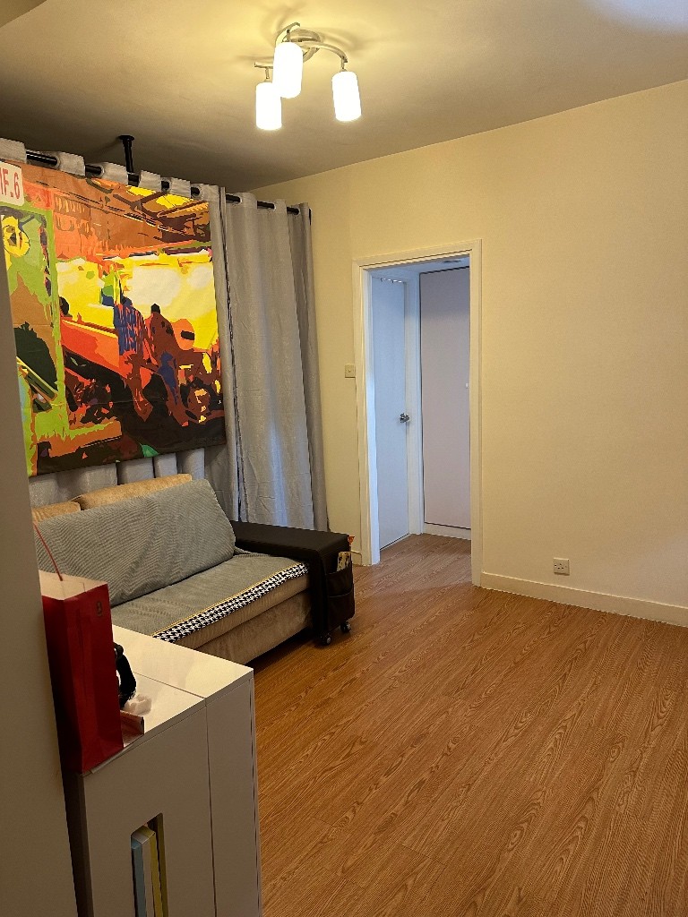 huge furnished room - Mid Level West - Bedroom - Homates Hong Kong