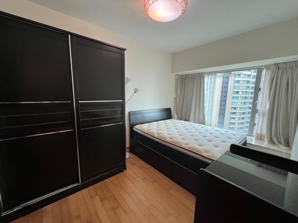 High-rise apartment in Hollywood Terrace Tower A - 上環/中環 - 住宅 (整間出租) - Homates 香港