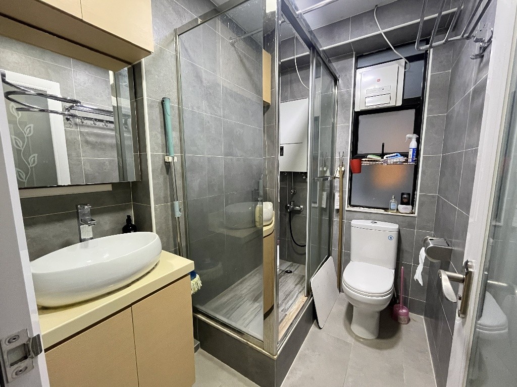 招一女室友 觀塘 分租一書睡房 光猛 全新裝修 乾淨安靜 樓下商場餐廳超市 小巴巴士地鐵 - 观塘/秀茂坪 - 房间 (合租／分租) - Homates 香港