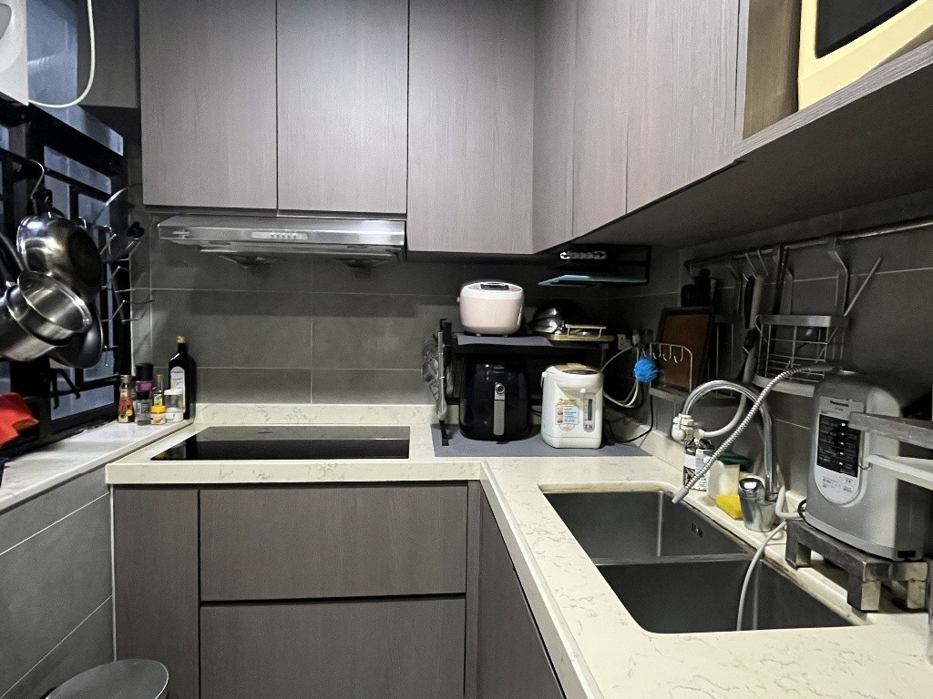 招一女室友 觀塘 分租3號雙人睡房 光猛 全新裝修 乾淨安靜 樓下商場餐廳超市 小巴巴士地鐵 - 观塘/秀茂坪 - 房间 (合租／分租) - Homates 香港