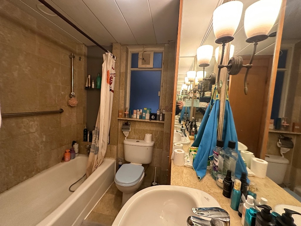 屋內總共四間房 三個洗手間 廚房客廳飯廳共用 - 红磡/黄埔 - 房间 (合租／分租) - Homates 香港