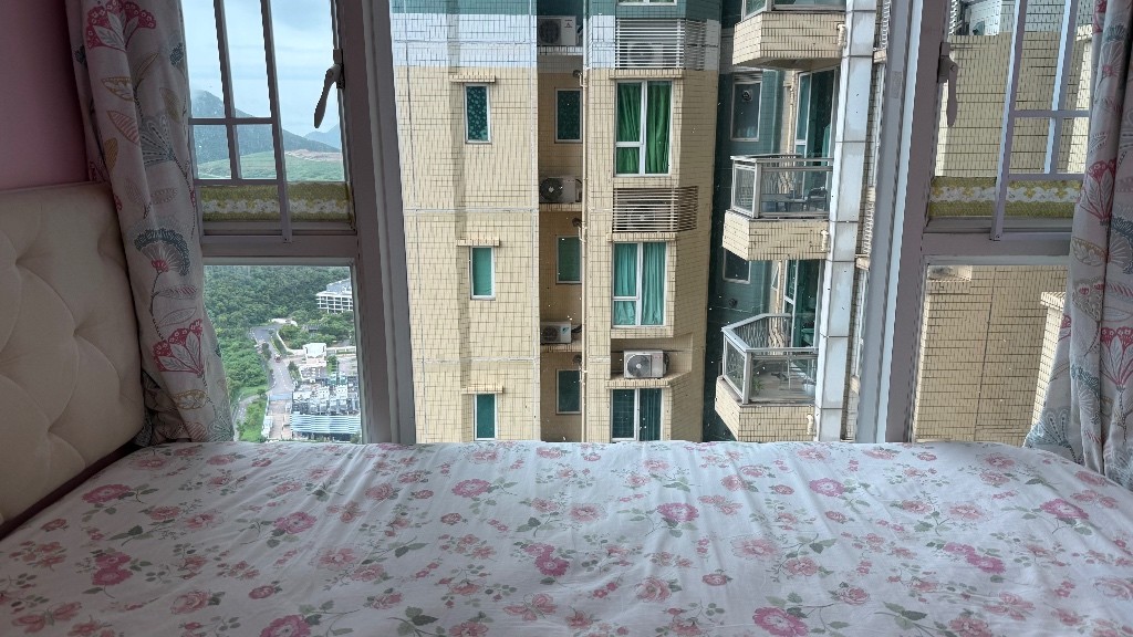 🌸 日出康城領凱 極高層粉色系靚房 招女生室友 🌸 🌸 Lohas Park Le Prestige – High-Floor Pink-Themed Room for Female Flatmate 🌸 - 將軍澳 - 房間 (合租／分租) - Homates 香港