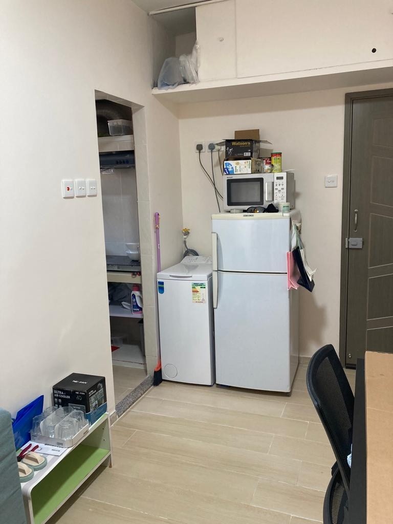 6650.2975 WhsApp Two-bedroom unit with one empty room, newly renovated, available for separate rental or shared accommodation. High floor with roof. Utilities included. Excellent ventilation, clean an - Homates 香港