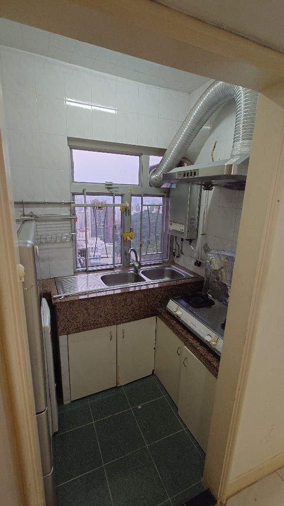 【業主自讓免佣】柴灣山翠苑高層 山海雙景 即租即住[Direct from Owner - No Commission] High-Floor Flat with Mountain &amp; Sea Views at Tsui Pui House, Shan Tsui Court, Chai Wan - 柴湾 - 住宅 (整间出租) - Homates 香港