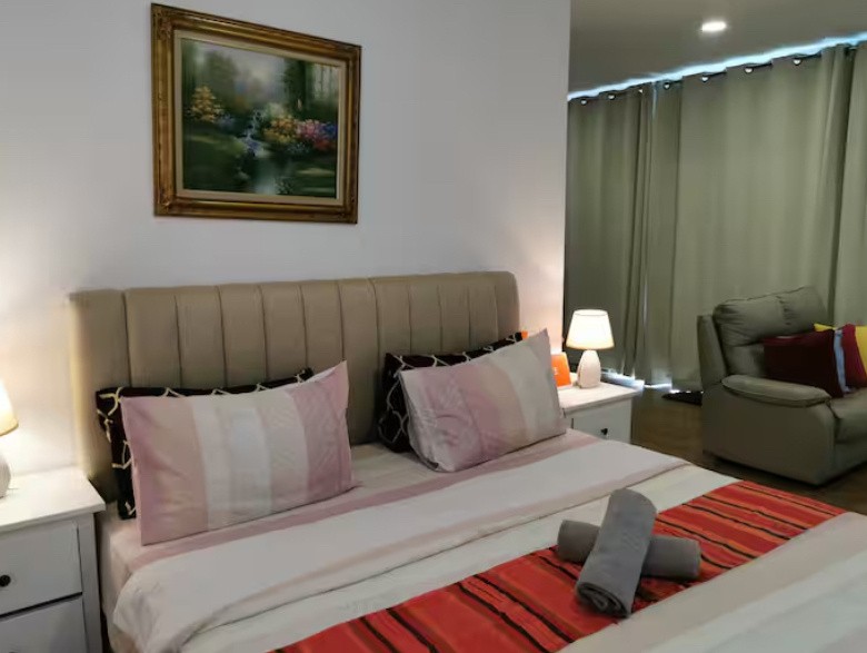 Fully Furnished Studio Unit For Rent at Country Garden Danga Bay -  - Flat - Homates Malaysia