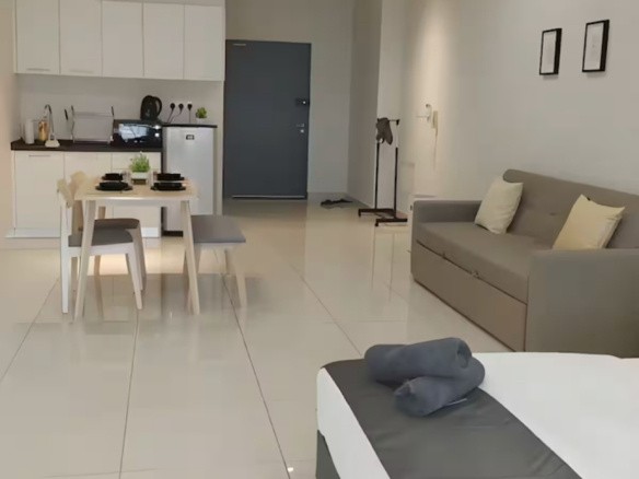 Fully Furnished Studio Unit For Rent at Paragon Suites @ CIQ -  - Flat - Homates Malaysia