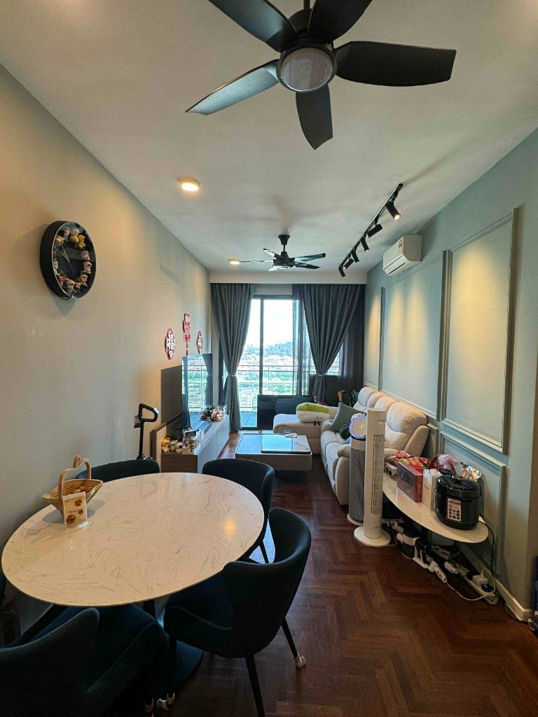Middle Room for Rent — Fully Furnished 3R2B Condo (876 sq ft), Old Klang Road -  - 房间 (合租／分租) - Homates 马来西亚