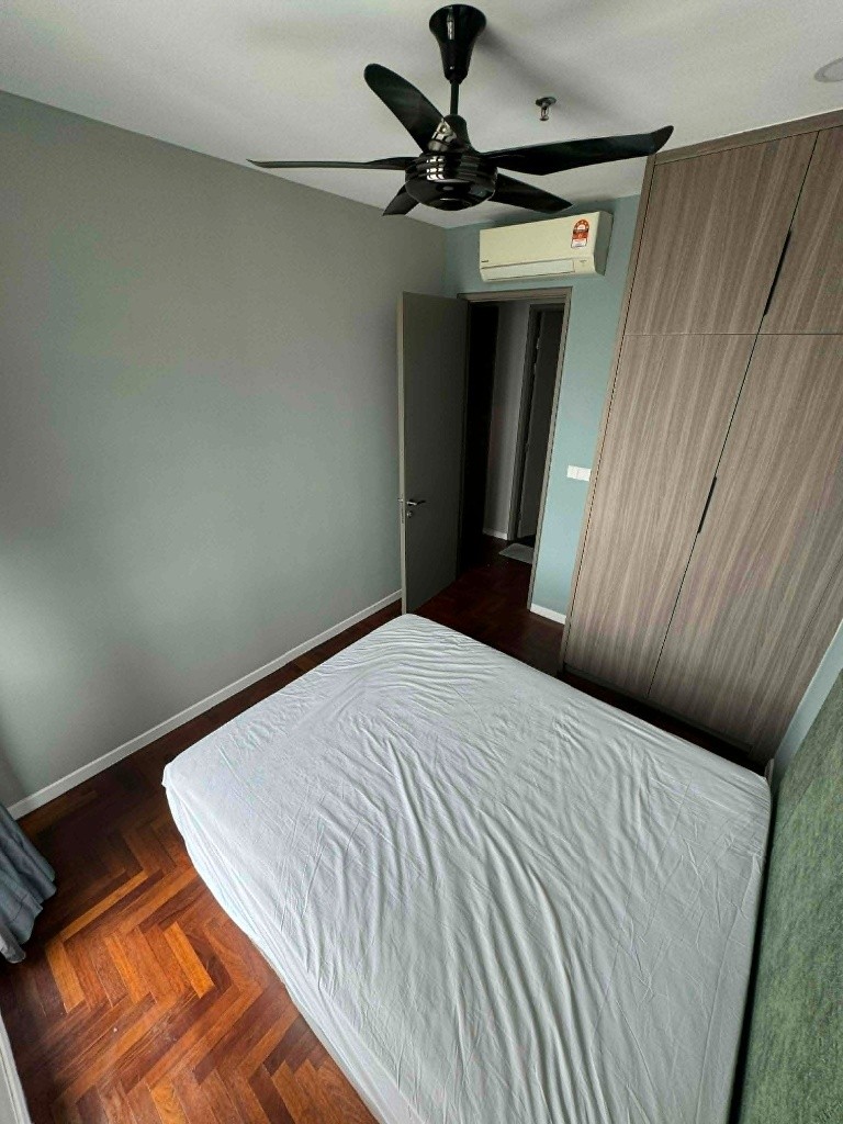 Middle Room for Rent — Fully Furnished 3R2B Condo (876 sq ft), Old Klang Road -  - 房间 (合租／分租) - Homates 马来西亚