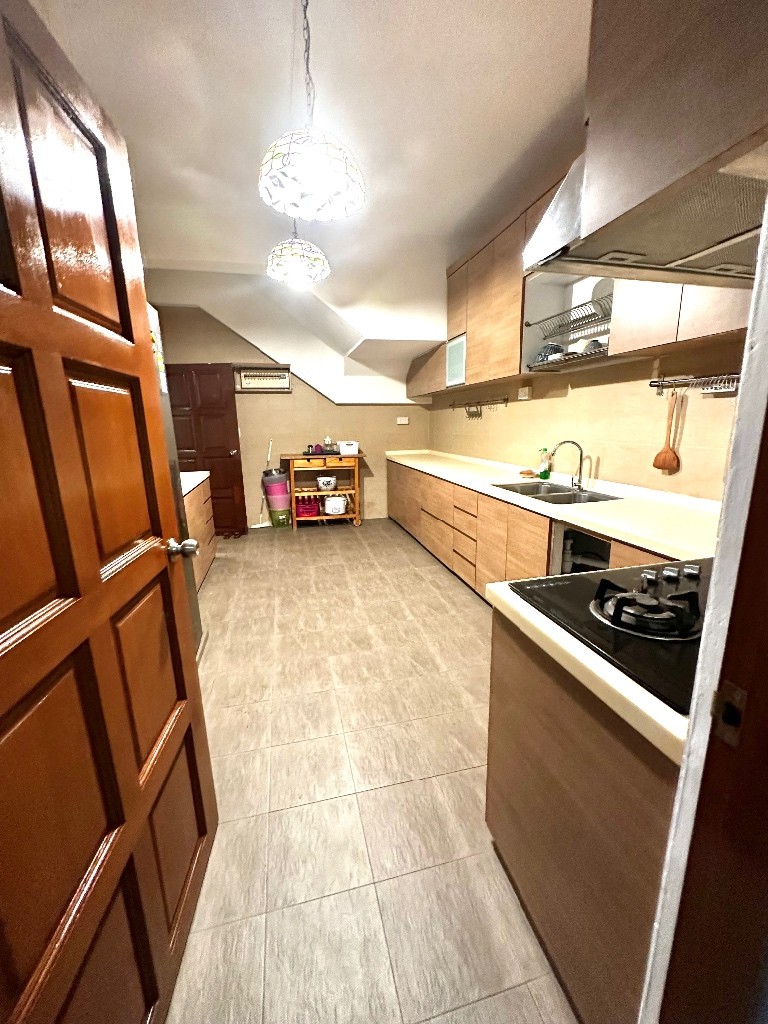 Rare Huge Master bedroom for rent in KATONG/ MARINE PARADE / JOOCHIAT