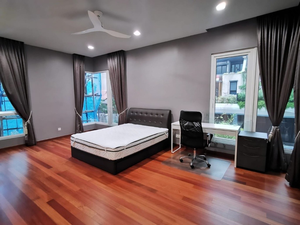 Serangoon Garden Estate, Landed Semi-D, Spacious room with attached bathroom - Serangoon 实龙崗 - 整个住家 - Homates 新加坡