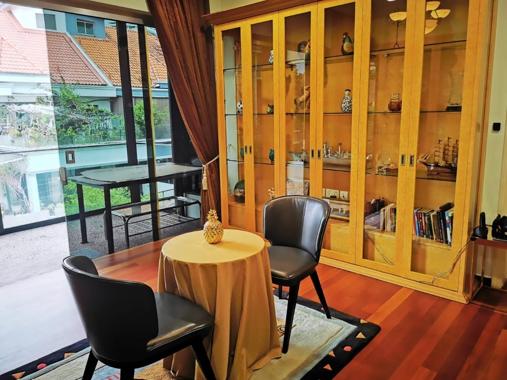 Serangoon Garden Estate, Landed Semi-D, Spacious room with attached bathroom - Serangoon 實龍崗 - 整個住家 - Homates 新加坡