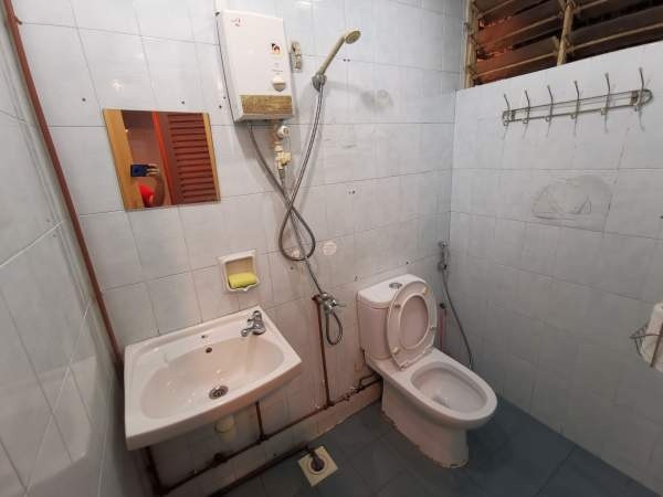 Room For Rent - Textile Centre RM4 - Bugis - Flat - Homates Singapore