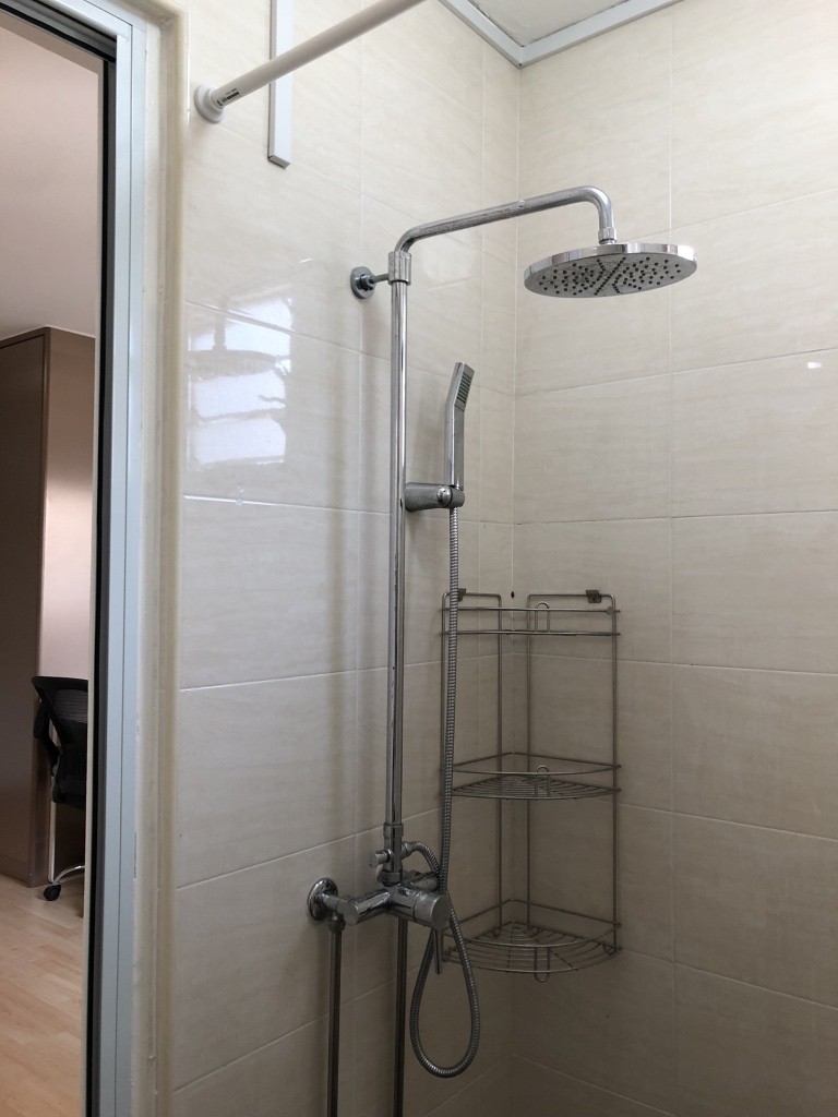 Master Room @ Blk 329 Clementi Ave 2, High Flr, A/C, WIFI, Near MRT &amp; Amenities - Clementi 金文泰 - 分租房间 - Homates 新加坡