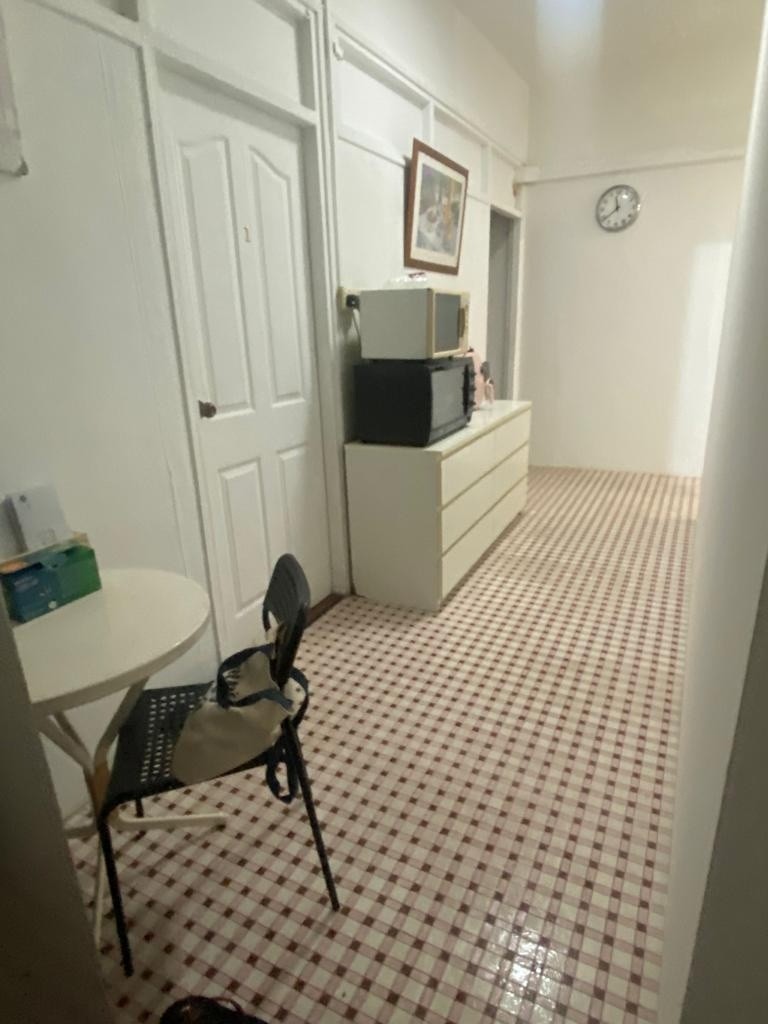 Room for Rent / Tiong Bahru MRT / Common Room / 1 Pax Stay / Available Immediate / RM1 - Tiong Bahru 中嗒鲁 - 整个住家 - Homates 新加坡