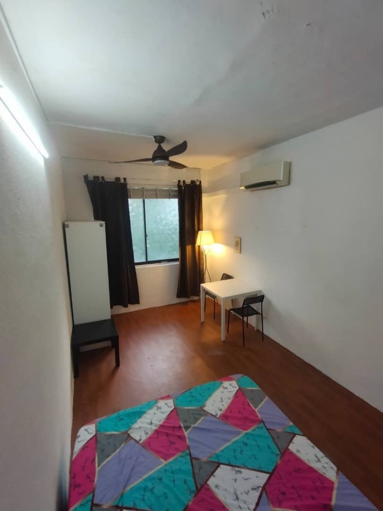 Room for Rent / Tiong Bahru MRT / Common Room / 1 Pax Stay / Available Immediate / RM1 - Tiong Bahru 中嗒鲁 - 整个住家 - Homates 新加坡
