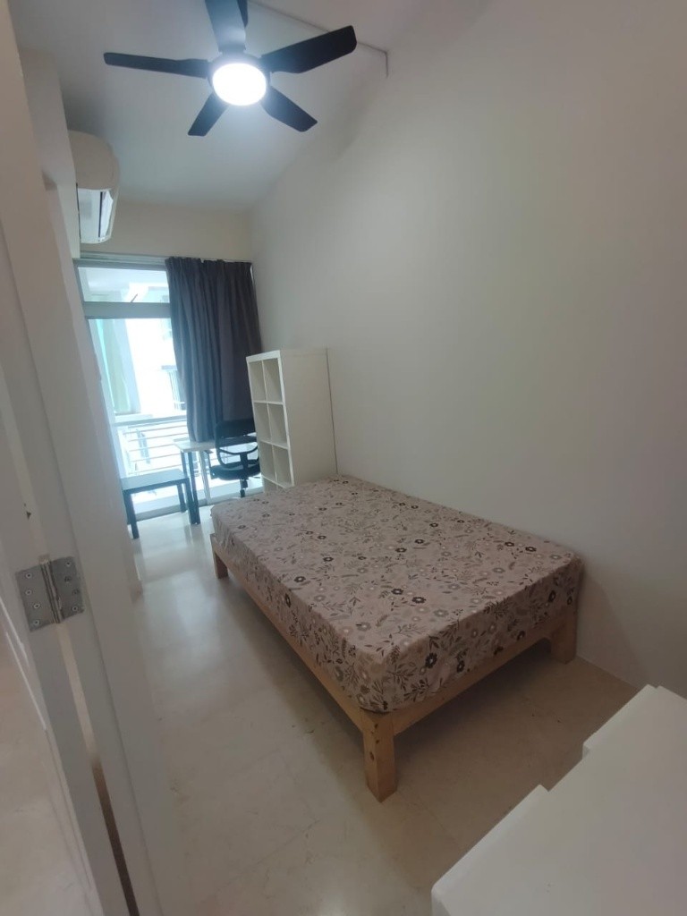 Available Immediate/Common Room/Near Toa Payoh, Novena MRT/No Owner Staying/Fully Furnished with Bed/Wardrobe/WIFI/Air-con - Toa Payoh - Bedroom - Homates Singapore
