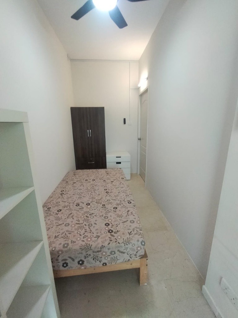 Available Immediate/Common Room/Near Toa Payoh, Novena MRT/No Owner Staying/Fully Furnished with Bed/Wardrobe/WIFI/Air-con - Toa Payoh - Bedroom - Homates Singapore