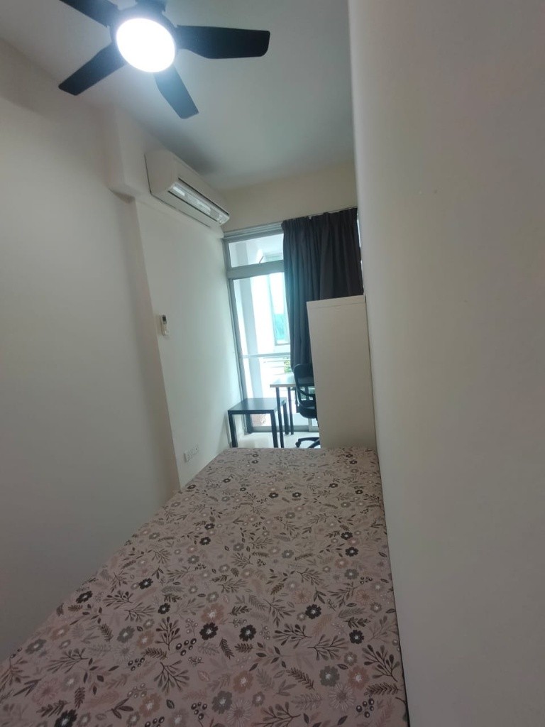 Available Immediate/Common Room/Near Toa Payoh, Novena MRT/No Owner Staying/Fully Furnished with Bed/Wardrobe/WIFI/Air-con - Toa Payoh - Bedroom - Homates Singapore