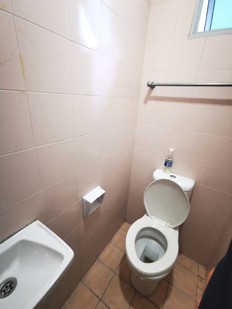 Available Immediate/Common Room/Near Toa Payoh, Novena MRT/No Owner Staying/Fully Furnished with Bed/Wardrobe/WIFI/Air-con - Toa Payoh - Bedroom - Homates Singapore