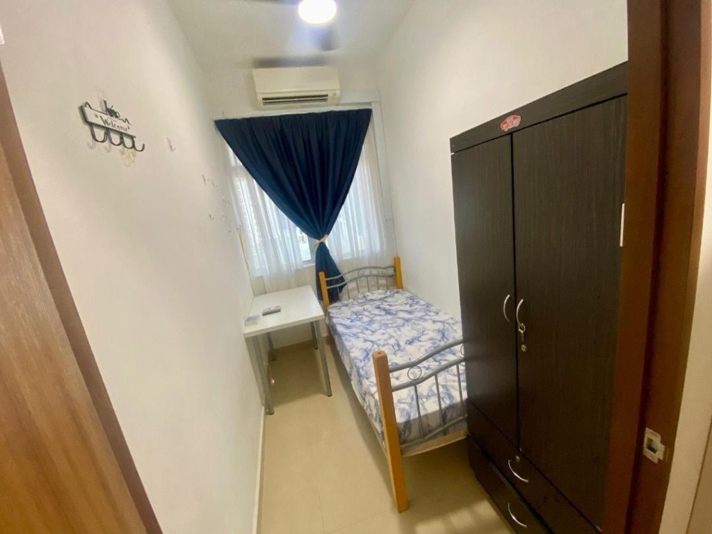 Room for rent / Toa Payoh, Boon Keng, Novena MRT / Common room / 1 pax stay only / Available Feb 26 - Toa Payoh 大巴窑 - 整个住家 - Homates 新加坡