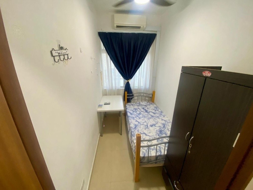 Room for rent / Toa Payoh, Boon Keng, Novena MRT / Common room / 1 pax stay only / Available Feb 26 - Toa Payoh 大巴窑 - 整个住家 - Homates 新加坡