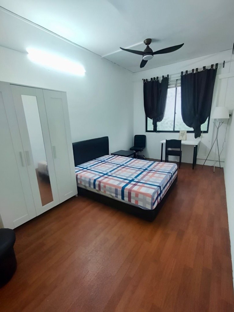 Room for rent-Near Tiong Bahru MRT/ Havelock MRT /Available Immediate / For 1-2 pax stay / Include utilities / No owner stay - Tiong Bahru - Bedroom - Homates Singapore