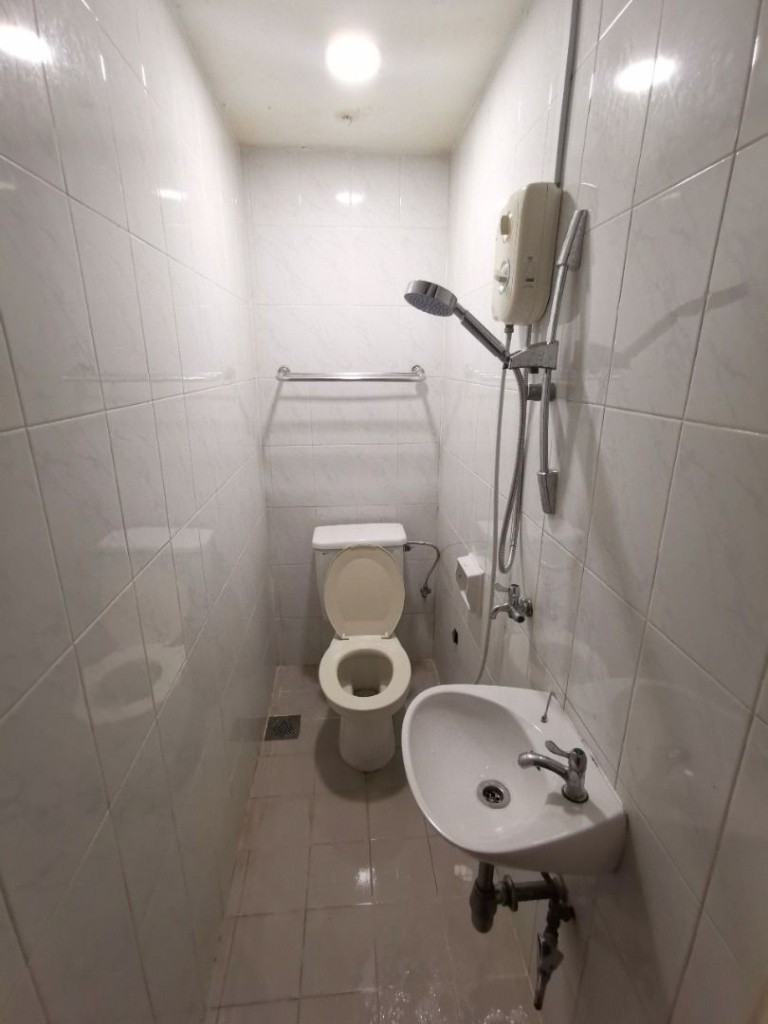 Room for rent Jurong West / Chinese Garden/Boon Lay/Common Room/Full facilities/Parc Oasis/ Available Feb 2 - Jurong East - Bedroom - Homates Singapore