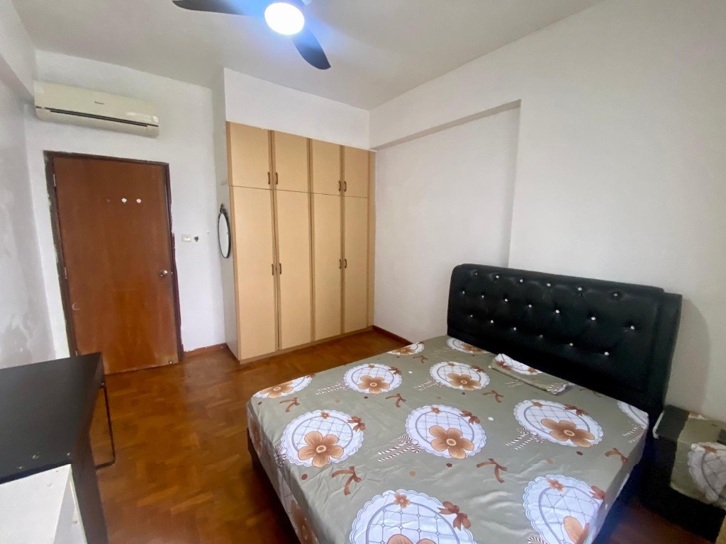 Available﻿ 29 March- Common Room/Include Utilities/Wifi/Aircon/No Agent Fee/Light Cooking Allowed/Washing Machine - Toa Payoh - Bedroom - Homates Singapore