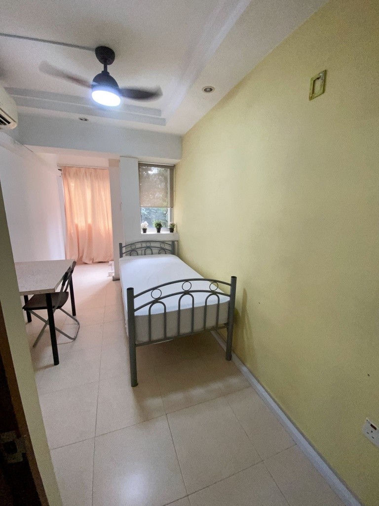 Room for rent/ Near Clementi, Dover MRT/ For 1-2 pax/ Available Immediately - Clementi 金文泰 - 分租房间 - Homates 新加坡