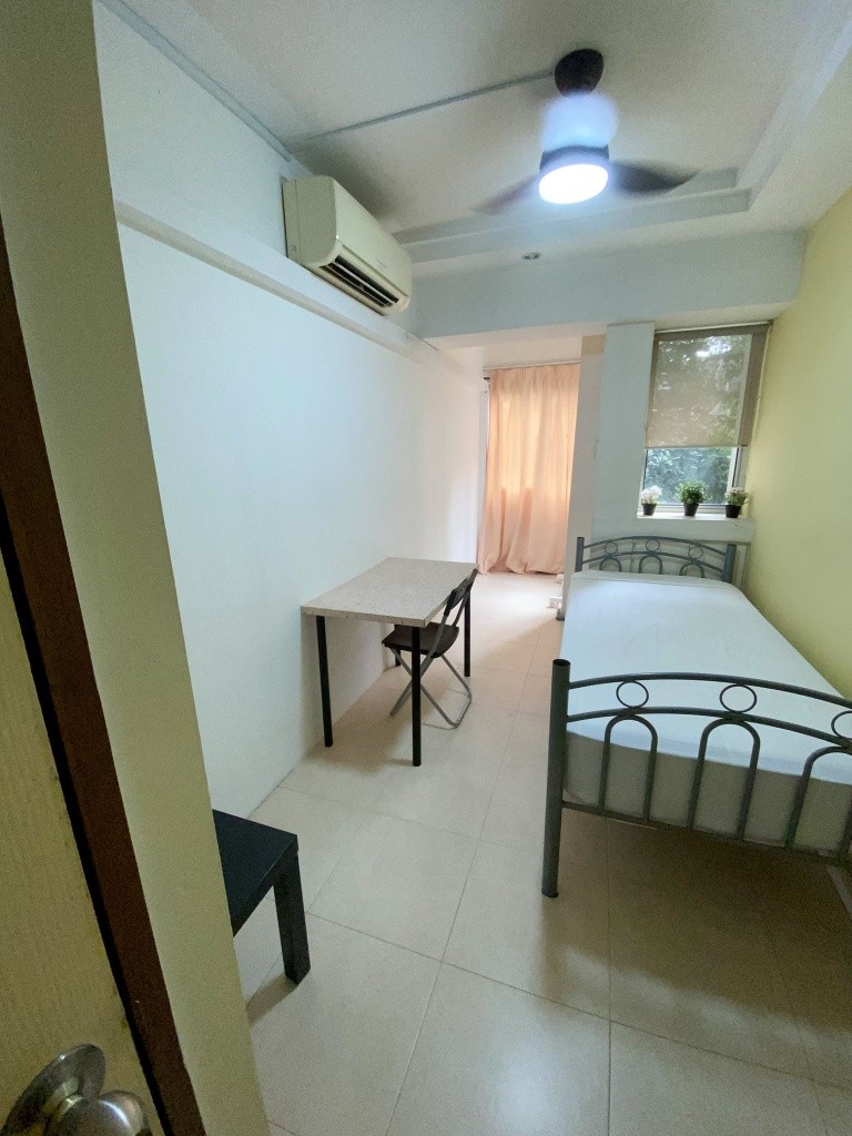 Room for rent/ Near Clementi, Dover MRT/ For 1-2 pax/ Available Immediately - Clementi 金文泰 - 分租房间 - Homates 新加坡