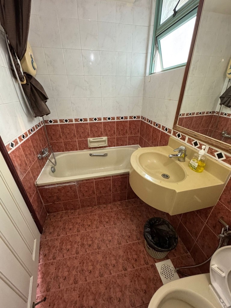 Available﻿ Immediately - Master Room/Include Utilities/Wifi/Aircon/No Agent Fee/Light Cooking Allowed/Washing Machine - Toa Payoh - Bedroom - Homates Singapore