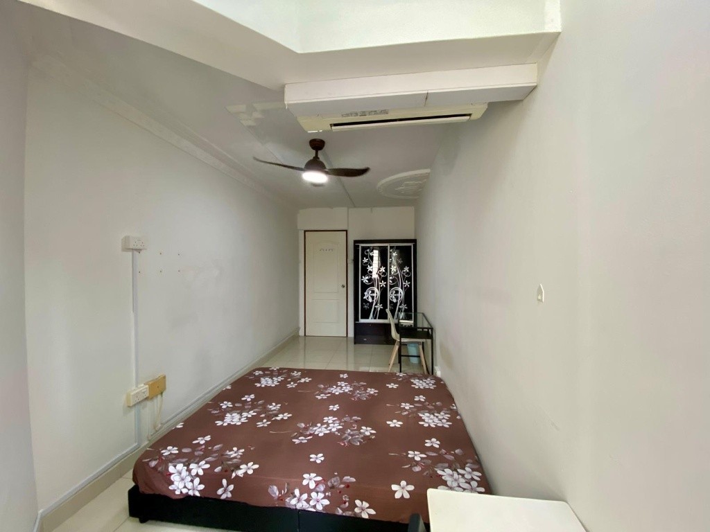 Room for rent /Clementi Park / Jurong / Common room / 1pax stay / Available July 30 - Clementi - Flat - Homates Singapore