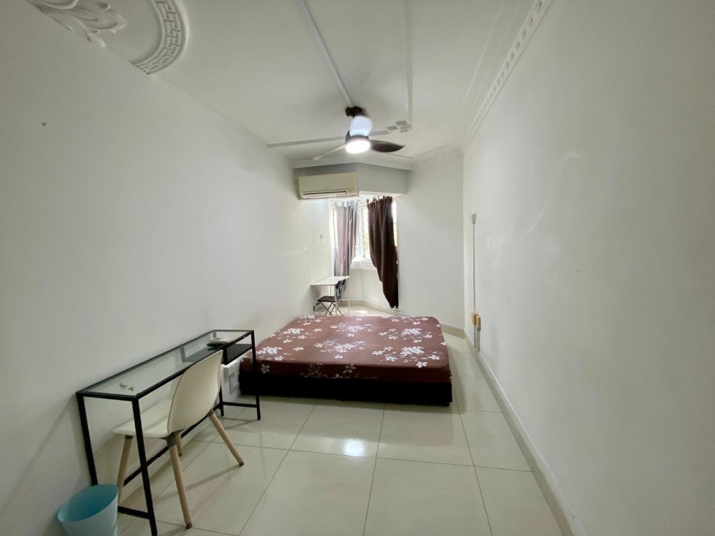 Room for rent /Clementi Park / Jurong / Common room / 1pax stay / Available July 30 - Clementi - Flat - Homates Singapore