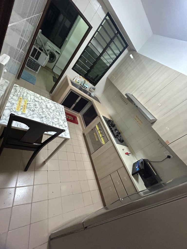 Room for rent/ Balestieir/ Toa Payoh/ Common room / 1pax stay / Available Aug 16 - Novena 诺维娜 - 分租房间 - Homates 新加坡