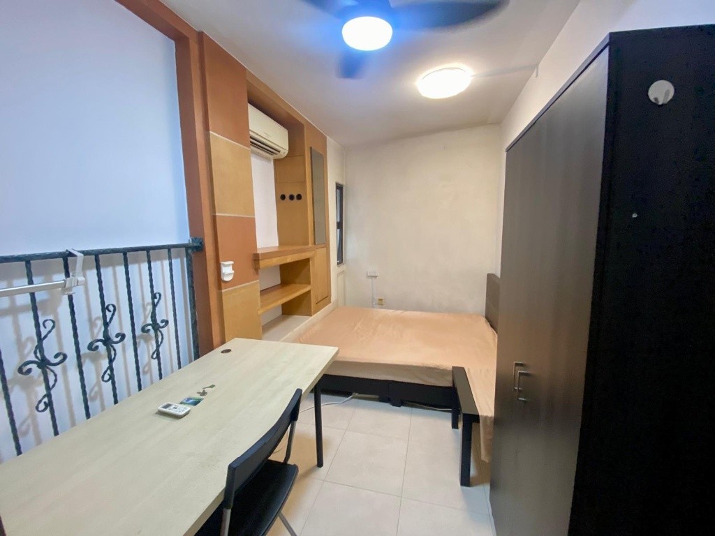 Room for rent / CLEMENTI / Common room / 1-2 pax stay / Available NOV 9 - Clementi 金文泰​​ - 分租房間 - Homates 新加坡