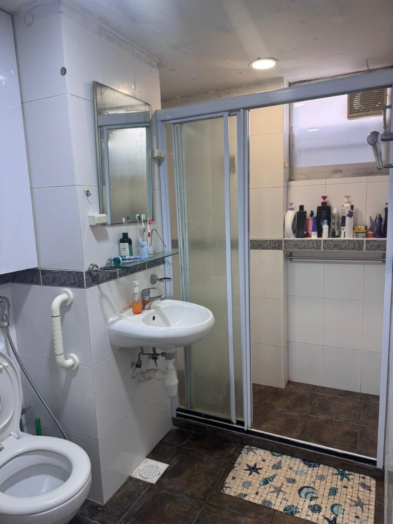 Room for rent / CLEMENTI / Common room / 1-2 pax stay / Available NOV 9 - Clementi 金文泰​​ - 分租房間 - Homates 新加坡