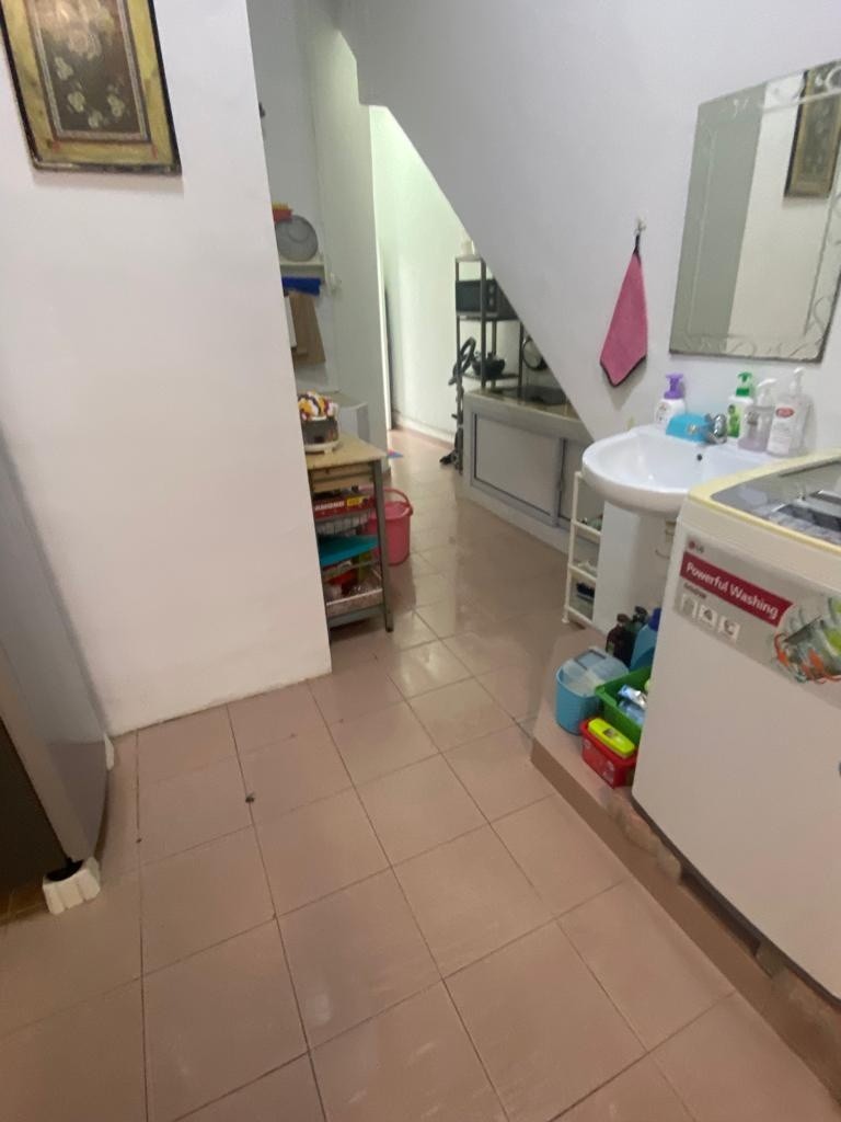  Room for rent / BUGIS MRT / Classic BEDROOM / 1pax stay / Available NOV 10 - Lavender - Bedroom - Homates Singapore