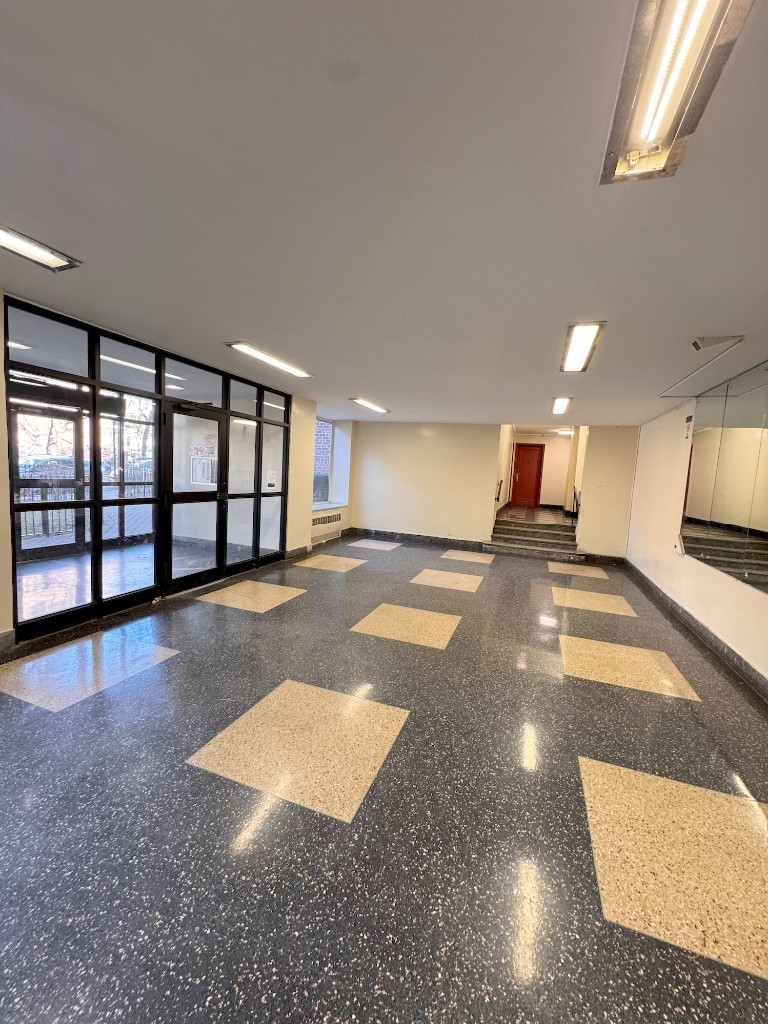 纽约皇后区Elmhurst地铁附近公寓楼两室一厅$2600/月 - Elmhurst - Flat - Homates United States