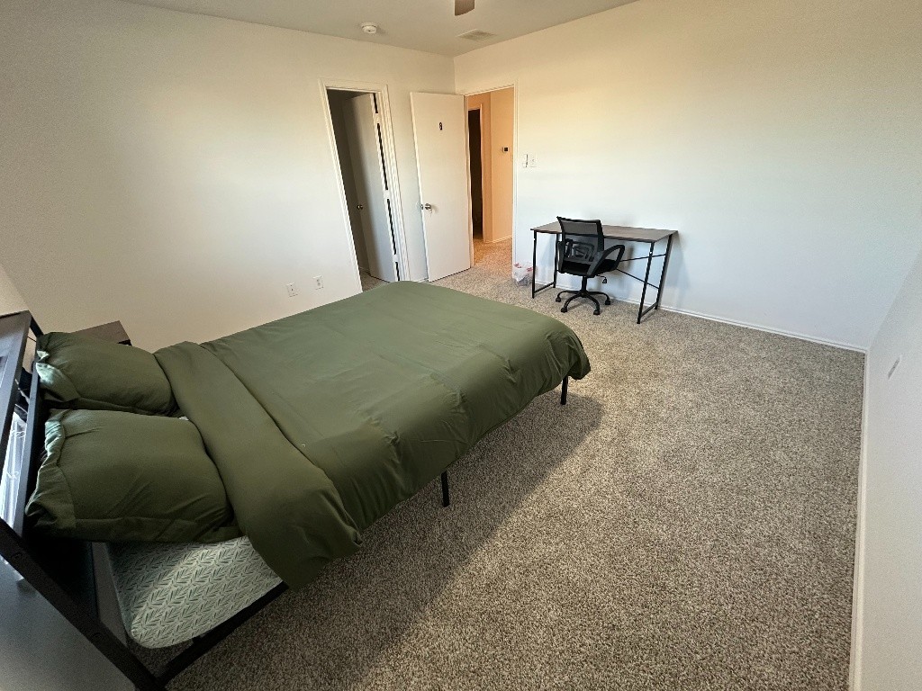 Katy Bedroom 9 -  - 分租单间 - Homates 美国
