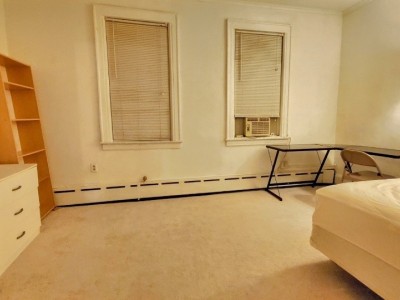 美國 - Flushing - 8948 70th Rd. Forest Hills, NY 11375