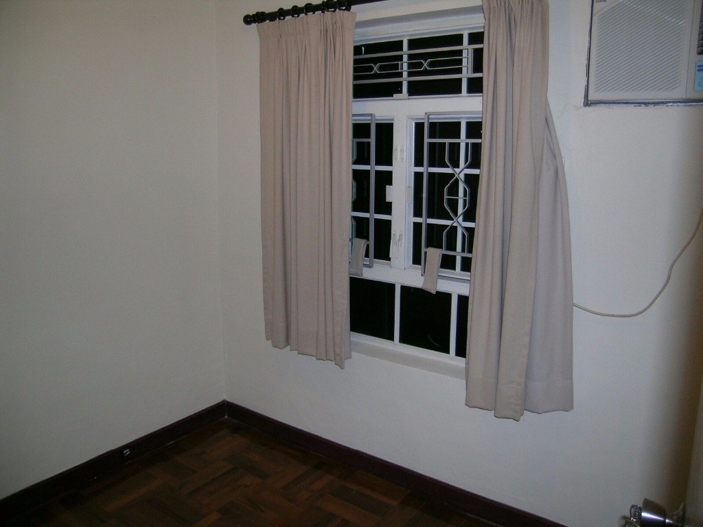 Affordable room in a nice middle floor Sai Kung village house - 西貢 - 房間 (合租／分租) - Homates 香港