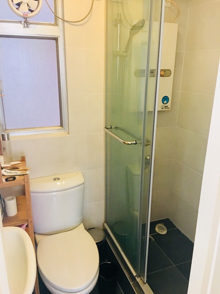 Nice modern apartment in Mid level-Caine Road - 西半山 - 房間 (合租／分租) - Homates 香港