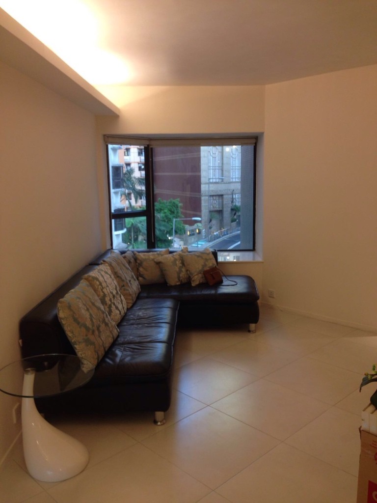 Spacious, double room available in Mid Levels/Sai Yung Pun - 西半山 - 房間 (合租／分租) - Homates 香港