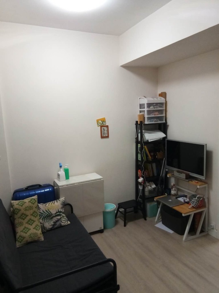 Spacious room in a 2 bedrooms flat (388sq ft) for rent - 太古/西灣河 - 房間 (合租／分租) - Homates 香港