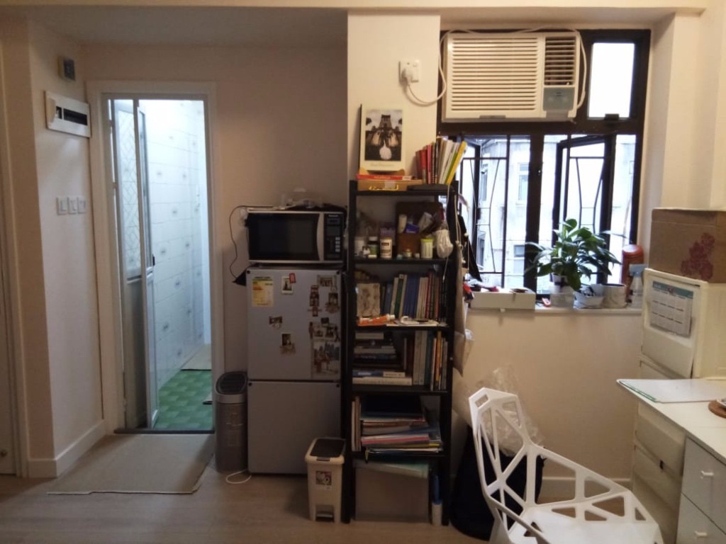 Spacious room in a 2 bedrooms flat (388sq ft) for rent - 太古/西灣河 - 房間 (合租／分租) - Homates 香港