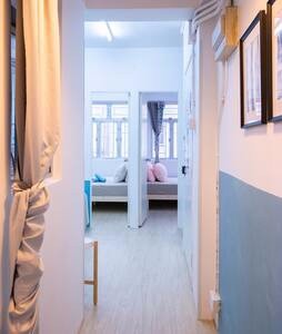 Share flat! 2 mins MTR Walkup building Centre Sheung Wan, 2BR - 上環/中環 - 住宅 (整間出租) - Homates 香港