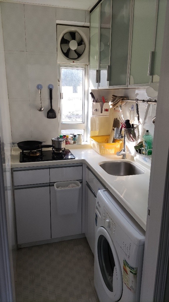 Quarry Bay room for rent. Friendly flatmate. Non smoking. - 鰂魚涌 - 房間 (合租／分租) - Homates 香港