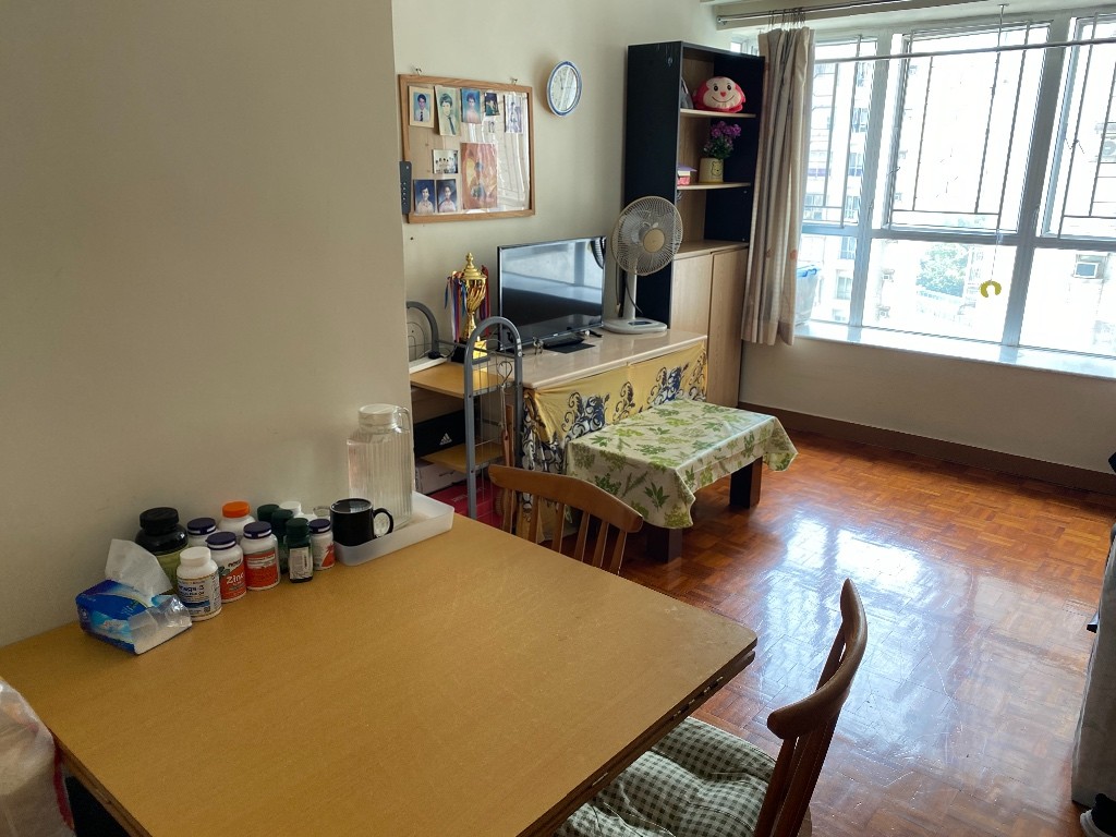 Nice quiet room above Tai Po Market MTR Station for flat share , brand-new bed and mattress, maid service inclusive  - 大埔/太和 - 房間 (合租／分租) - Homates 香港